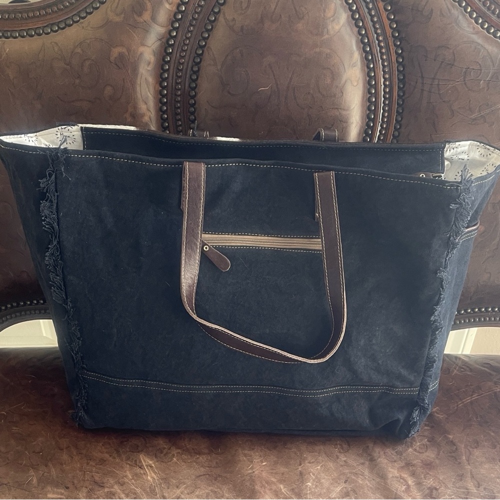 Myra-Seagrass Weekender / Actual Bag - Picture 2 of 4